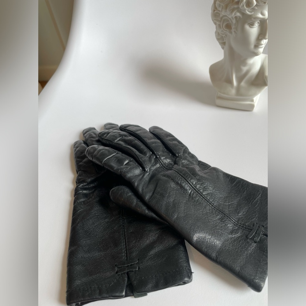 Eddie Bauer leather gloves. Size small/ pettie.